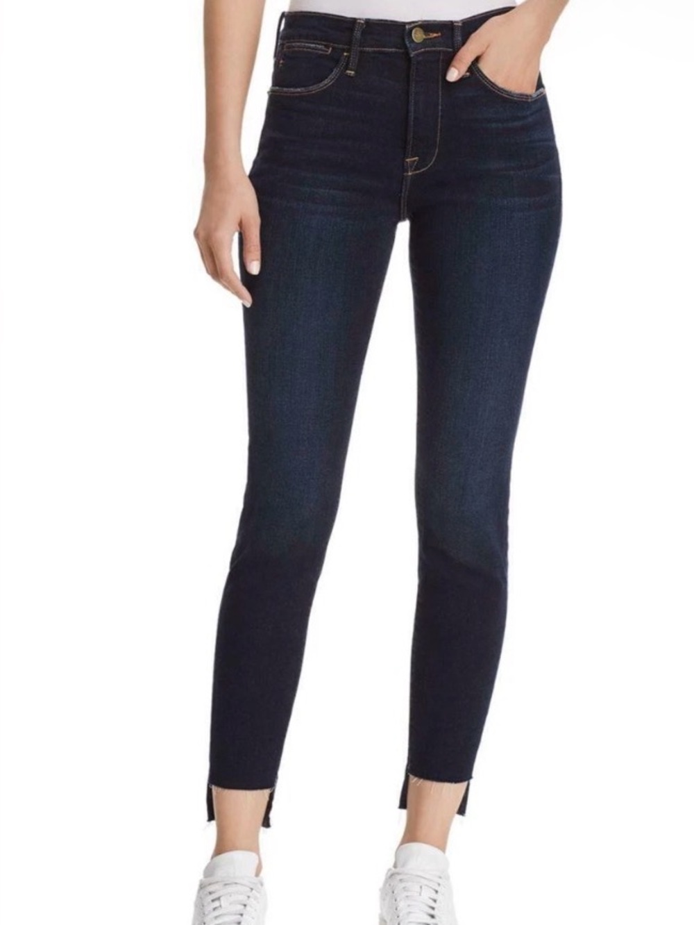 Frame Le High Skinny Raw-Edge Stagger
Jeans size 26 cabana